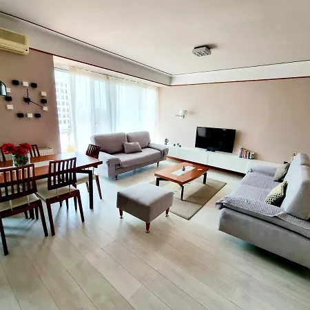 13 - Your Perfect In Apartment *